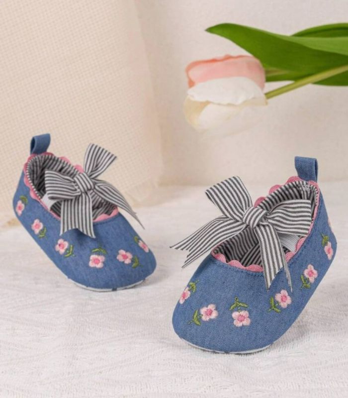 newborn shoe