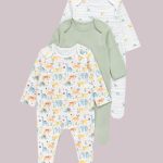 baby sleepsuit